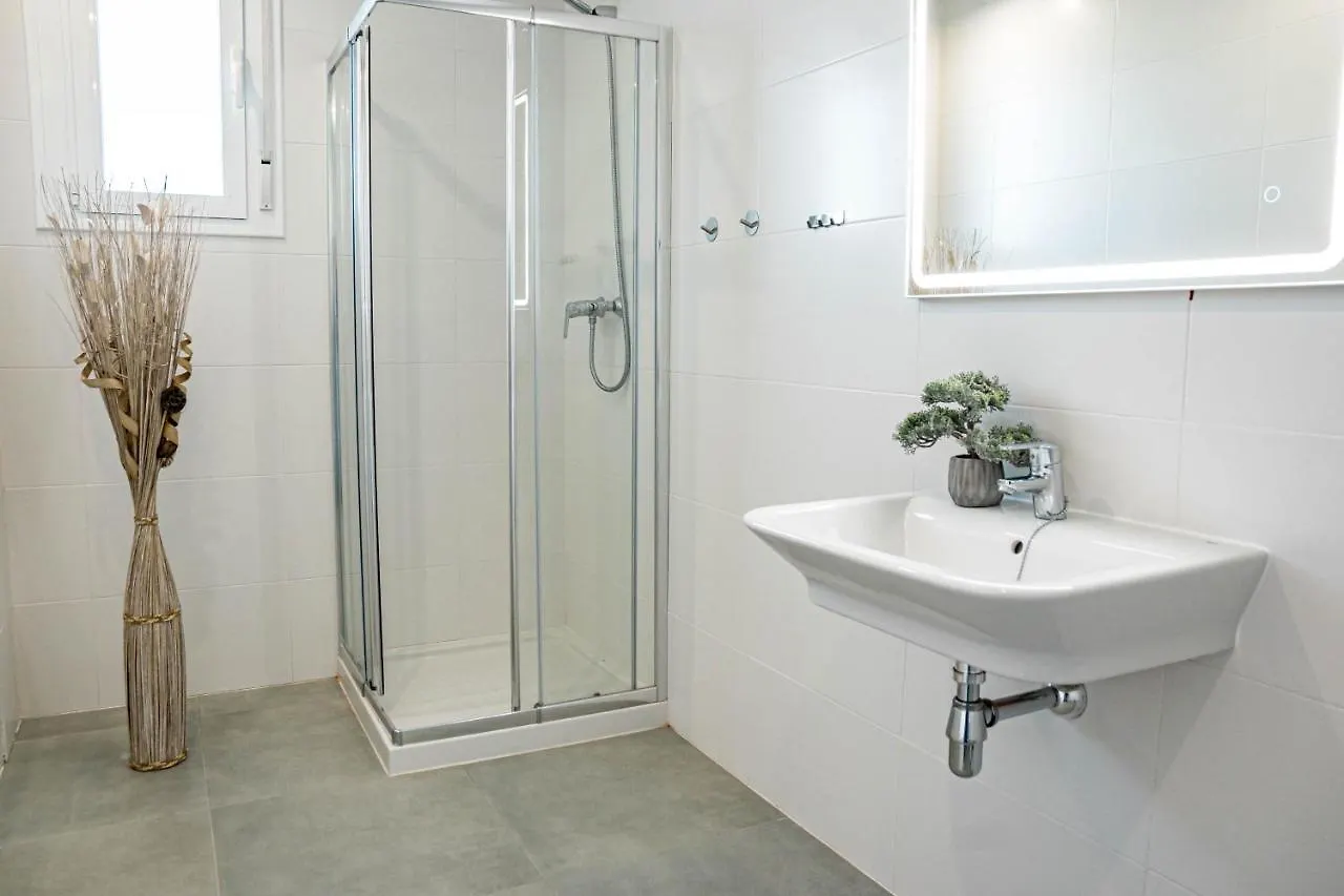 Tranquil Oasis 2 Bedroom Apartment In Nueva Andalucia Close To Centro Plaza Marbella