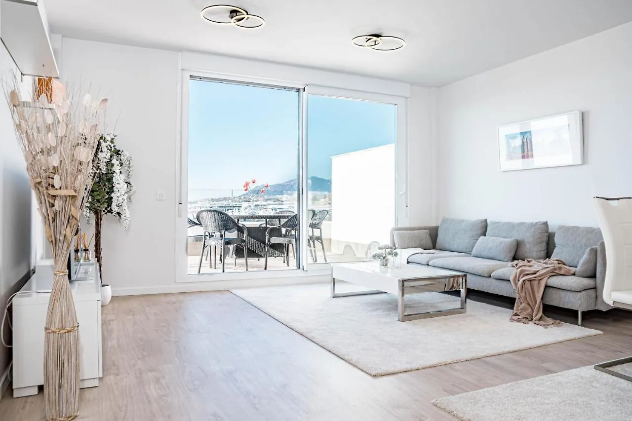 Tranquil Oasis 2 Bedroom Apartment In Nueva Andalucia Close To Centro Plaza Marbella