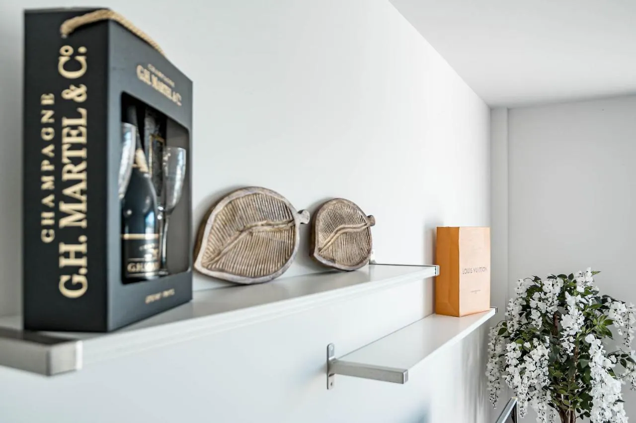 Tranquil Oasis 2 Bedroom Apartment In Nueva Andalucia Close To Centro Plaza Marbella Spain